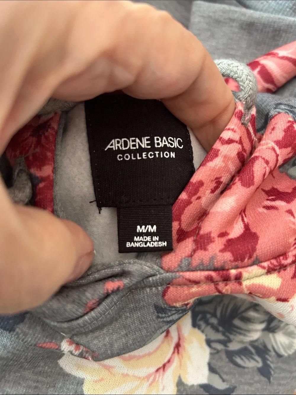 NWT Ardene Gray Hoodie with Rose and Cream Floral Pattern Size M - Picture 4 of 5